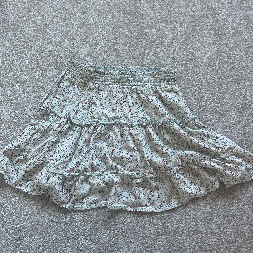 URBAN OUTFITTERS FLOWY MINI SKIRT !!